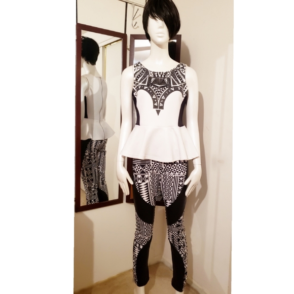 Arden B Black and White Aztecs beaded top Size L - Picture 5 of 6